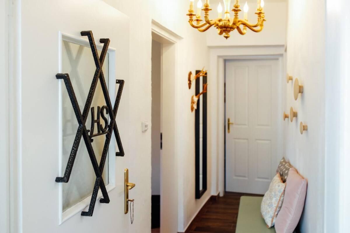 Apartment Aussee- Beletage Salzherrenhof- Kueche, Wlan, Netflix Bad Aussee Kültér fotó