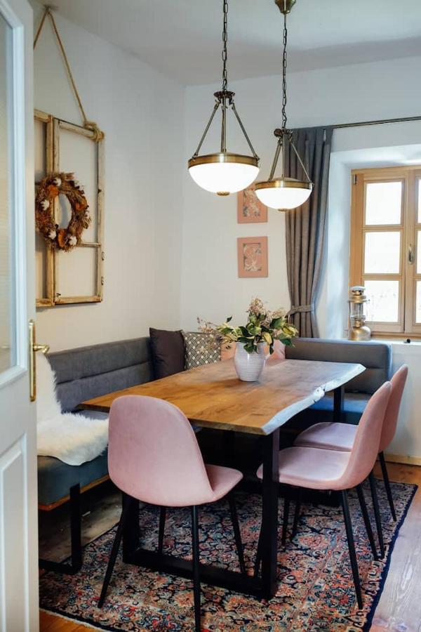 Apartment Aussee- Beletage Salzherrenhof- Kueche, Wlan, Netflix Bad Aussee Kültér fotó